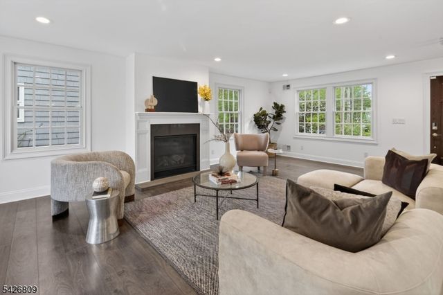 163 Myrtle Ave, Cedar Grove Twp., NJ 07009