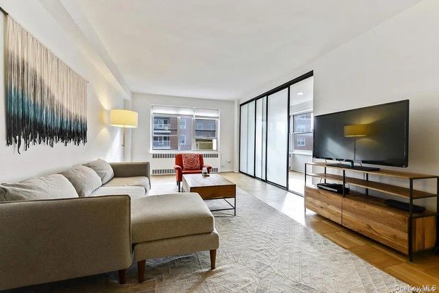 71-36 110th Street 6H, Forest Hills, NY 11375