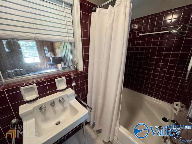 216 Iris Drive, Centre, AL 35960