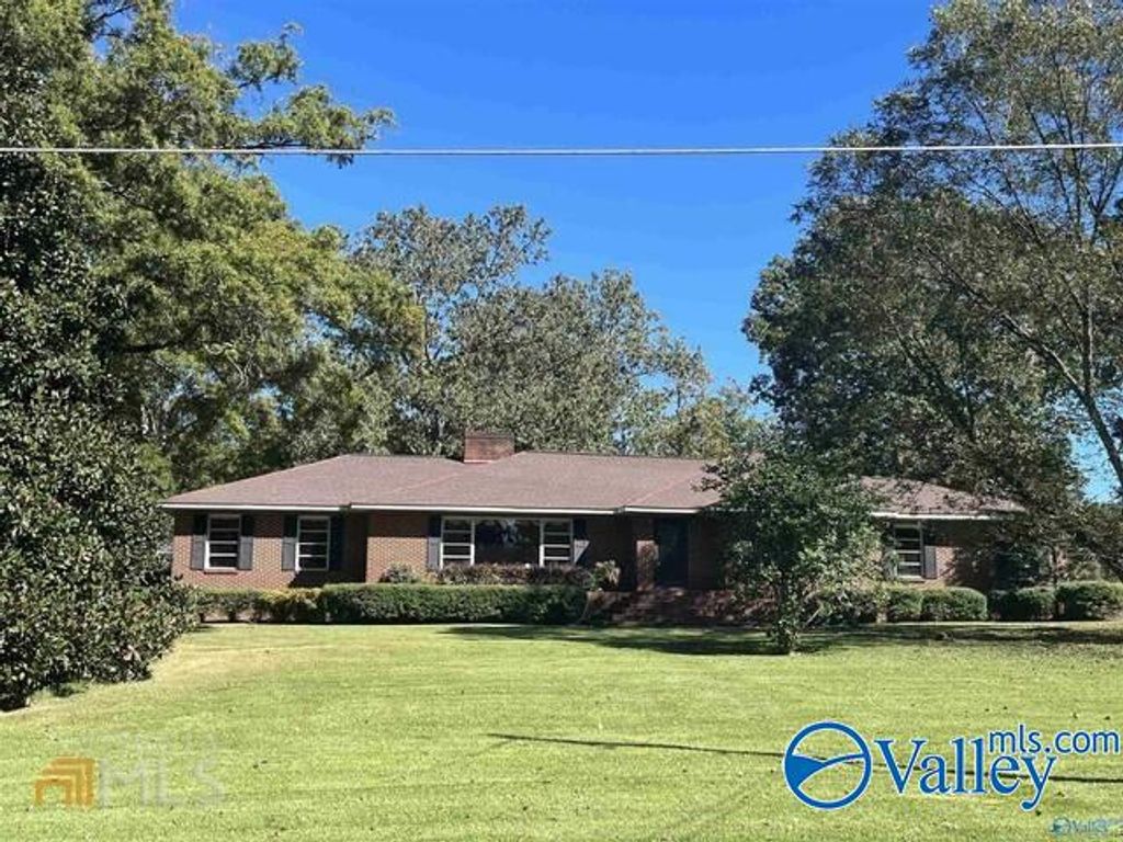 216 Iris Drive, Centre, AL 35960