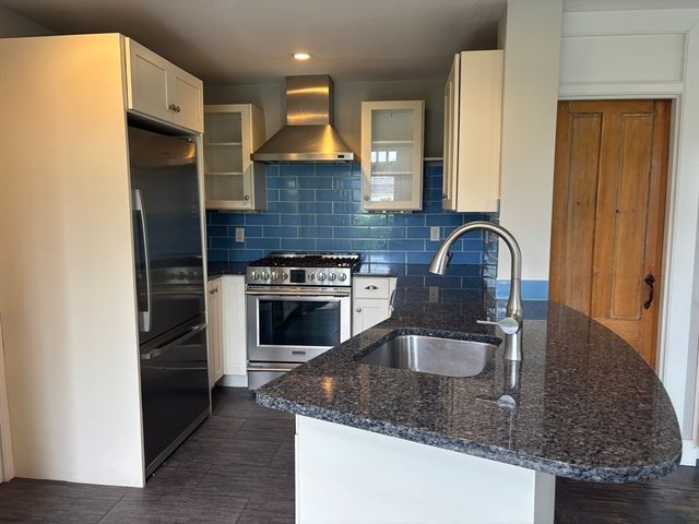 4 Margin St A, Cohasset, MA 02025