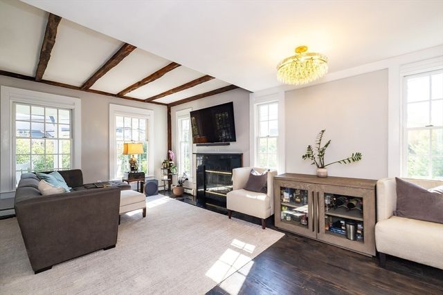 4 Margin St A, Cohasset, MA 02025