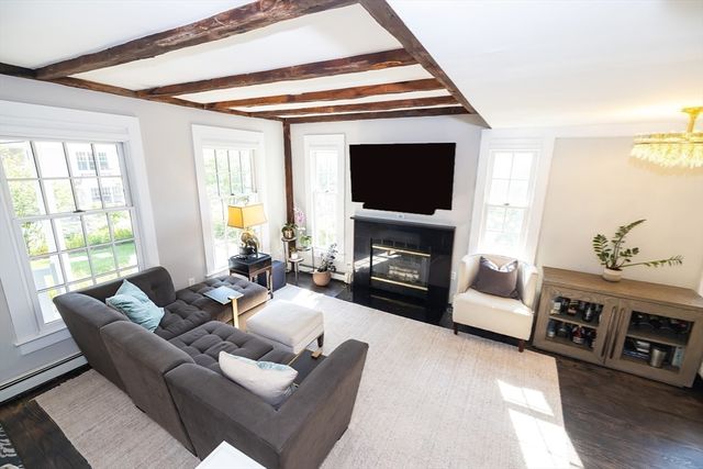 4 Margin St A, Cohasset, MA 02025