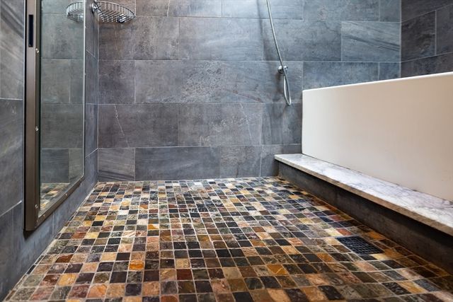 4 Margin St A, Cohasset, MA 02025