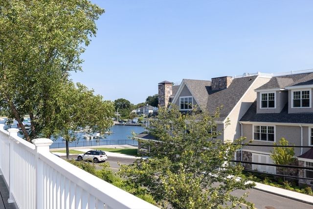 4 Margin St A, Cohasset, MA 02025