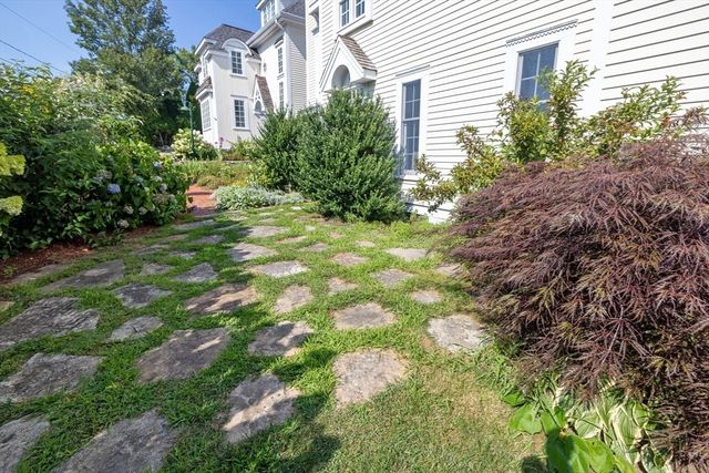 4 Margin St A, Cohasset, MA 02025