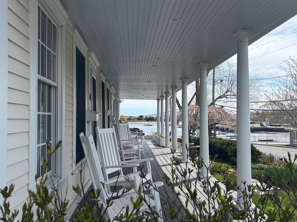 4 Margin St A, Cohasset, MA 02025