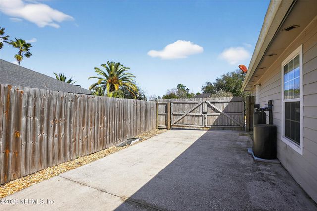 1224 BLUE EAGLE Trail, Jacksonville, FL 32225