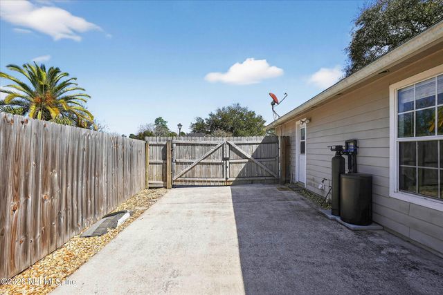 1224 BLUE EAGLE Trail, Jacksonville, FL 32225