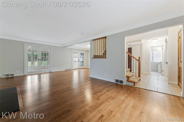 2120 VINSETTA Boulevard, Royal Oak, MI 48073