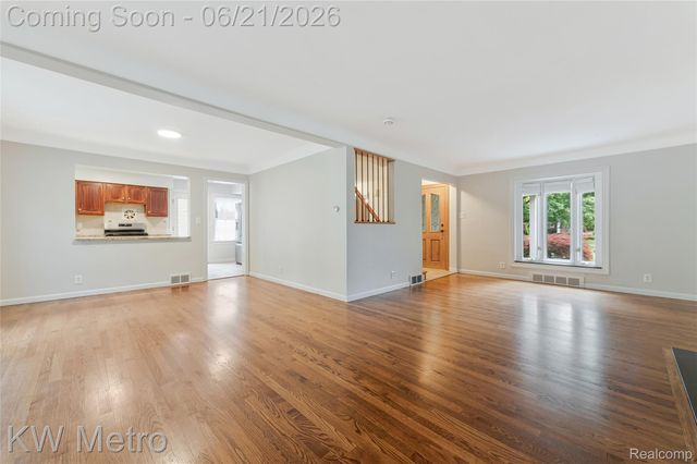 2120 VINSETTA Boulevard, Royal Oak, MI 48073