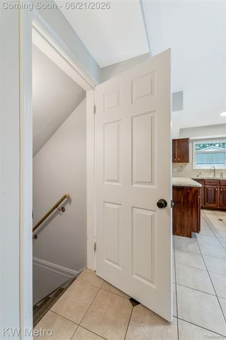2120 VINSETTA Boulevard, Royal Oak, MI 48073