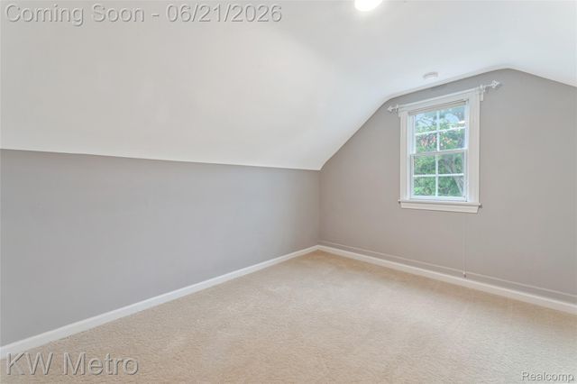 2120 VINSETTA Boulevard, Royal Oak, MI 48073