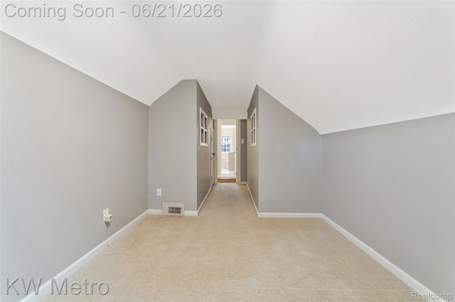2120 VINSETTA Boulevard, Royal Oak, MI 48073