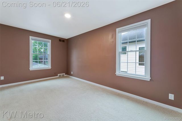2120 VINSETTA Boulevard, Royal Oak, MI 48073