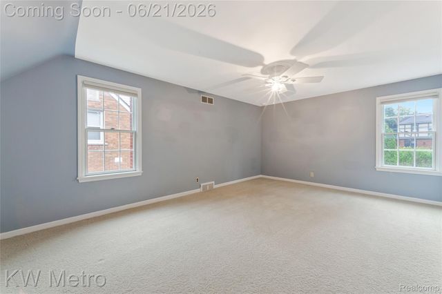 2120 VINSETTA Boulevard, Royal Oak, MI 48073