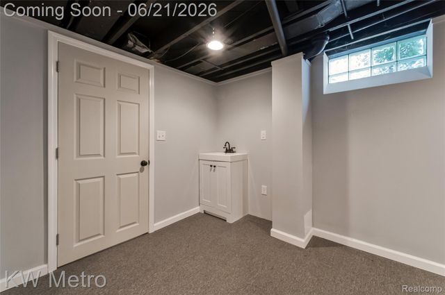 2120 VINSETTA Boulevard, Royal Oak, MI 48073