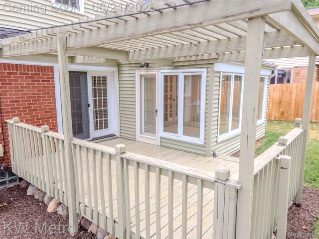 2120 VINSETTA Boulevard, Royal Oak, MI 48073
