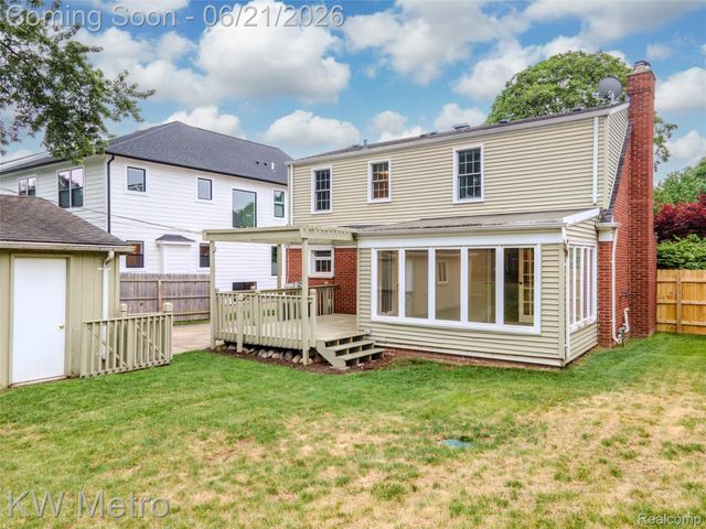 2120 VINSETTA Boulevard, Royal Oak, MI 48073