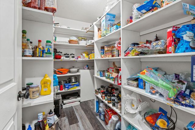 17319 Meadow View Dr, Hidden Valley Lake, CA 95467