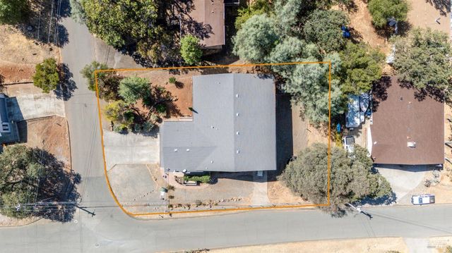 17319 Meadow View Dr, Hidden Valley Lake, CA 95467