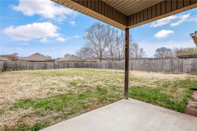 3037 N Azure Avenue, Fayetteville, AR 72704