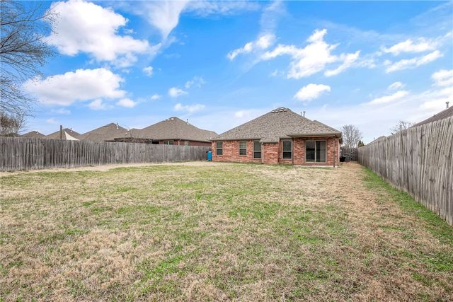 3037 N Azure Avenue, Fayetteville, AR 72704