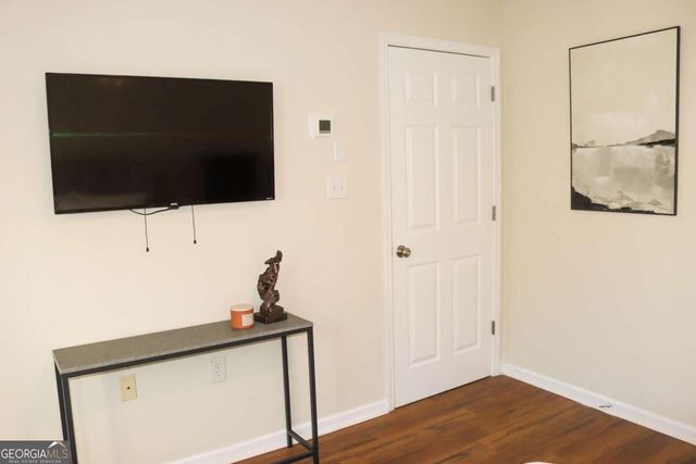 2502 Laurel Circle NW, Atlanta, GA 30311