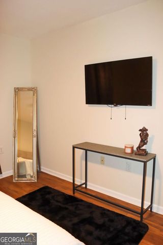 2502 Laurel Circle NW, Atlanta, GA 30311