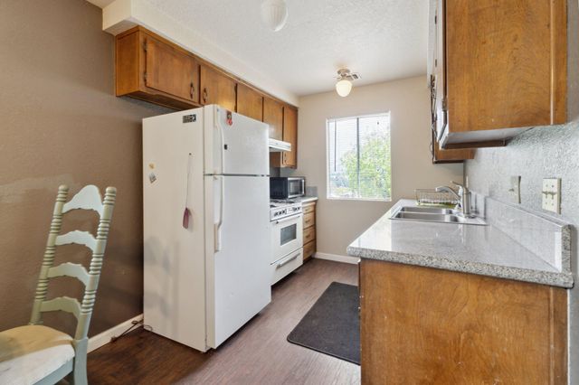 33295 Globe Dr Drive, Springville, CA 93265