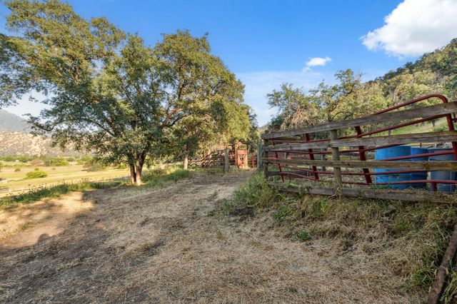33295 Globe Dr Drive, Springville, CA 93265