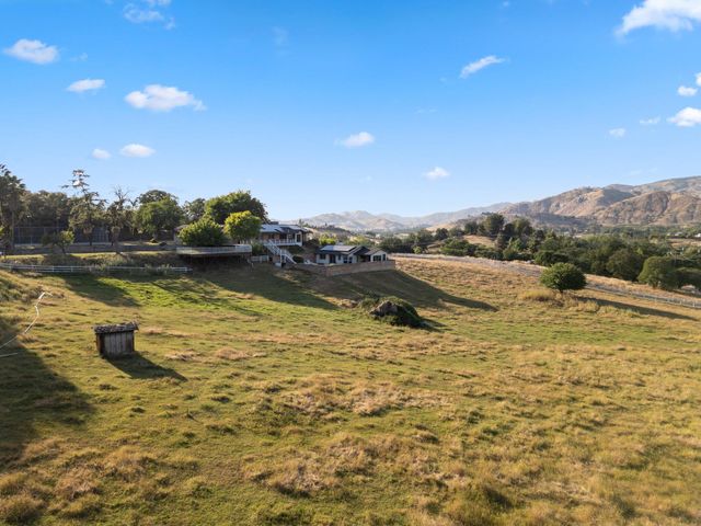 33295 Globe Dr Drive, Springville, CA 93265