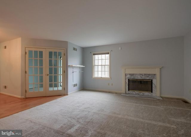 6065 REGENT DR, Harrisburg, PA 17112