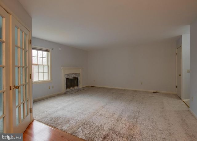 6065 REGENT DR, Harrisburg, PA 17112