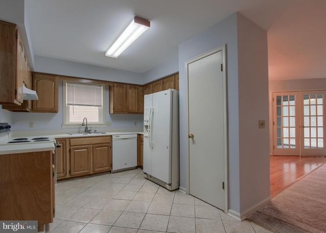 6065 REGENT DR, Harrisburg, PA 17112