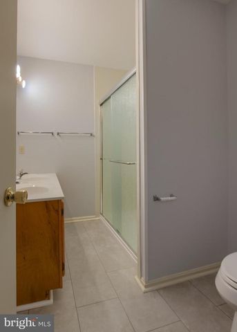 6065 REGENT DR, Harrisburg, PA 17112