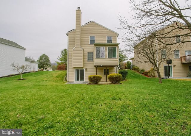 6065 REGENT DR, Harrisburg, PA 17112