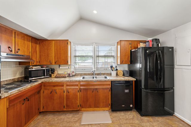 895 Lane Allen Road, Lexington, KY 40504