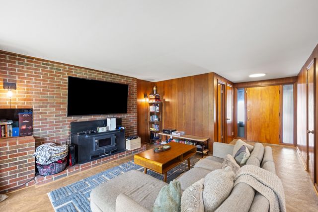 895 Lane Allen Road, Lexington, KY 40504