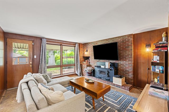 895 Lane Allen Road, Lexington, KY 40504