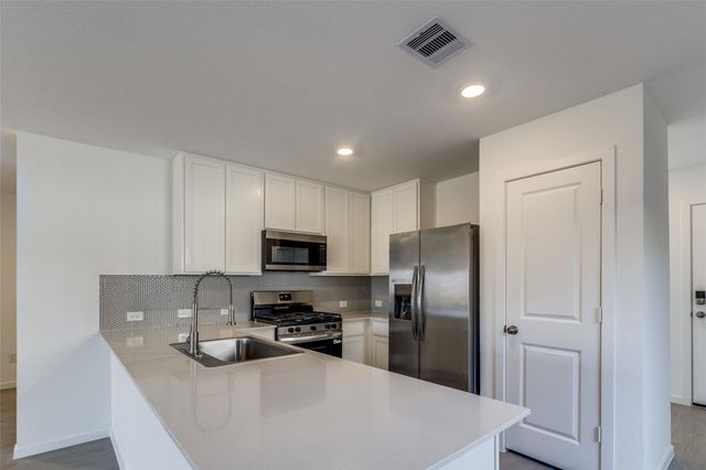 1528 Sunset Ridge Dr, Conroe, TX 77303