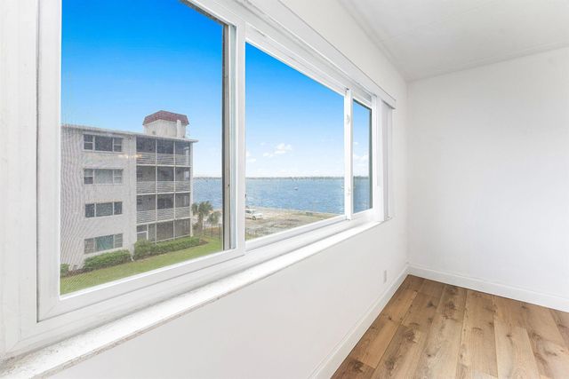 4500 N Flagler Drive C17, West Palm Beach, FL 33407