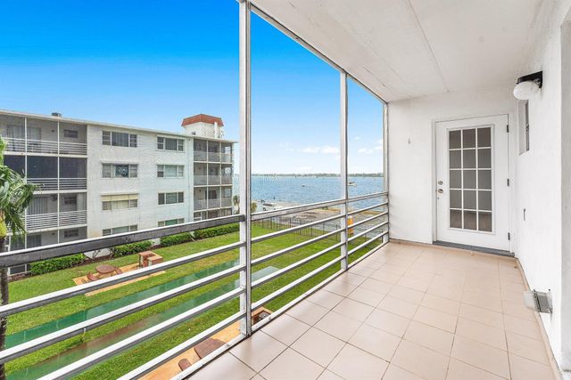 4500 N Flagler Drive C17, West Palm Beach, FL 33407