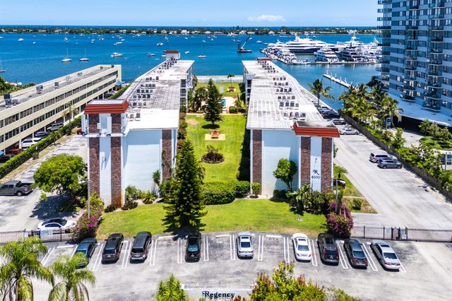 4500 N Flagler Drive C17, West Palm Beach, FL 33407
