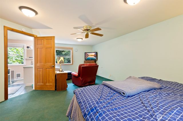 102 300th Street NW, Stanwood, WA 98292