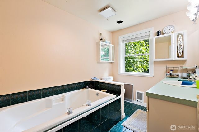 102 300th Street NW, Stanwood, WA 98292