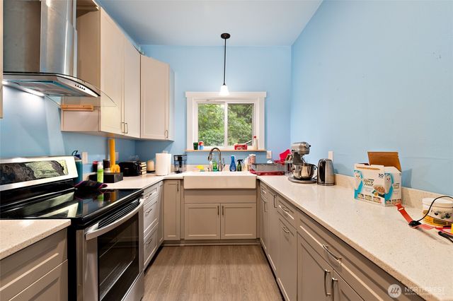 102 300th Street NW, Stanwood, WA 98292