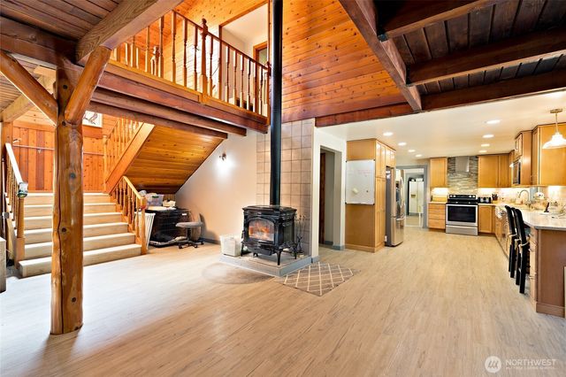 102 300th Street NW, Stanwood, WA 98292