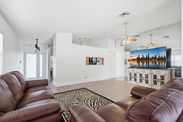 8300 SW 41ST Street, Davie, FL 33328