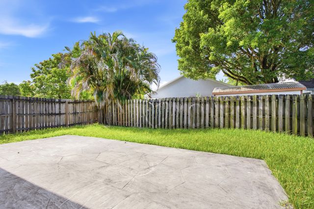 8300 SW 41ST Street, Davie, FL 33328